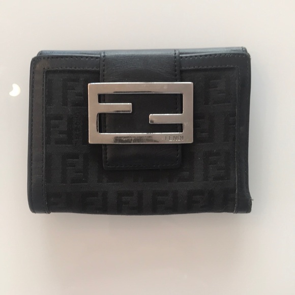 Fendi Handbags - Fendi Wallet!